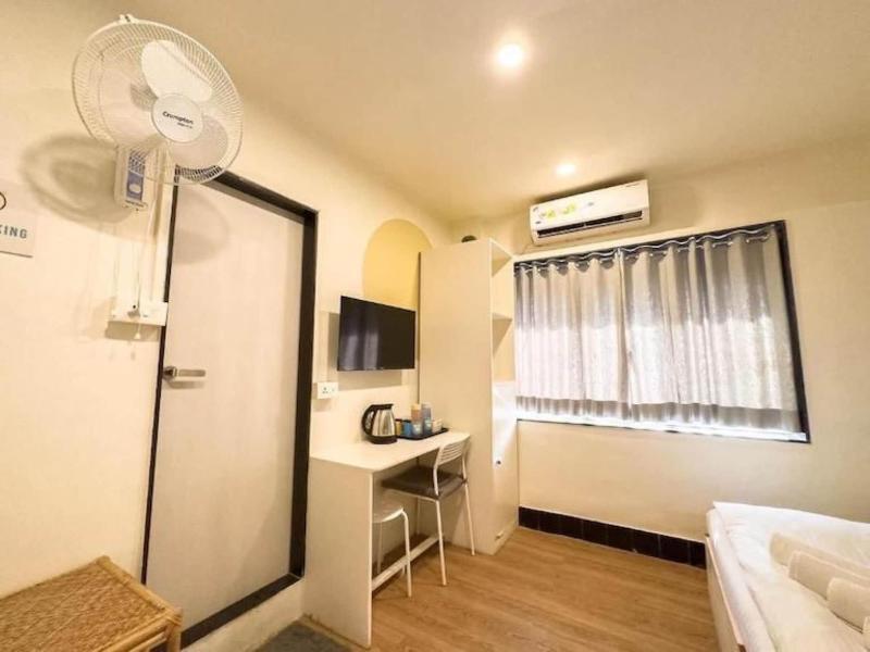 Locomo Hostel - Mumbai Airport image