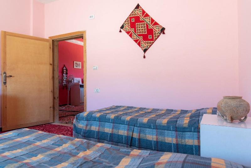 Bedouin Pink Ecohouse image