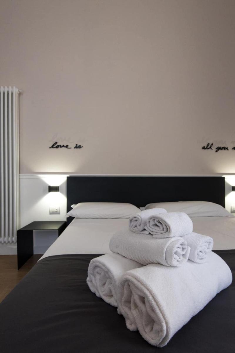 Dante Boutique Rooms image