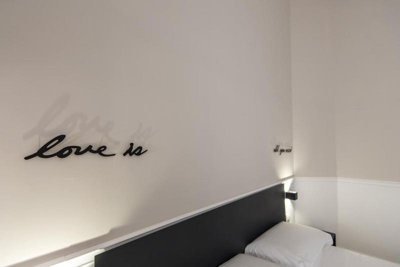 Dante Boutique Rooms image