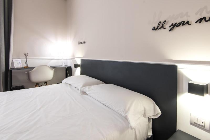 Dante Boutique Rooms image