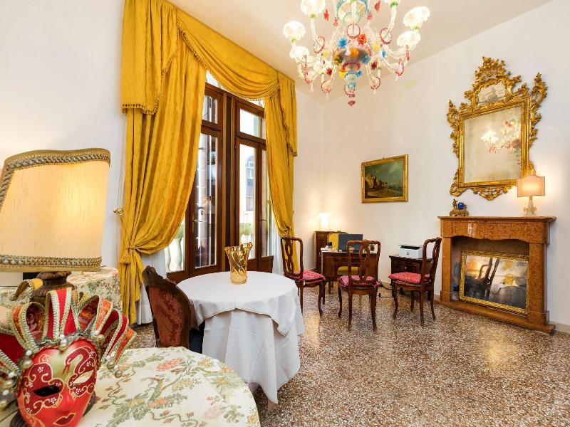 Luxury Venetian Rooms image