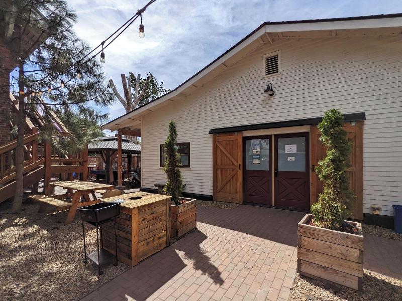 Bunk & Brew Historic Lucas House image