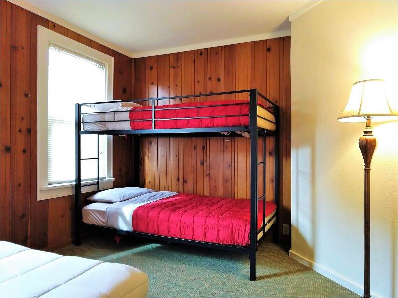 Bunk & Brew Historic Lucas House image