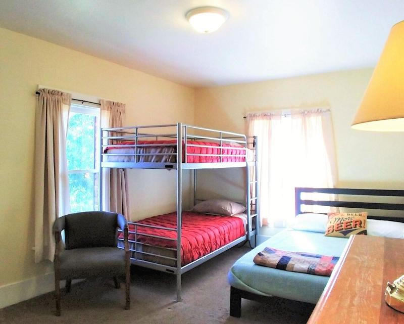 Bunk & Brew Historic Lucas House image