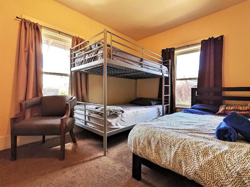 Bunk & Brew Historic Lucas House image