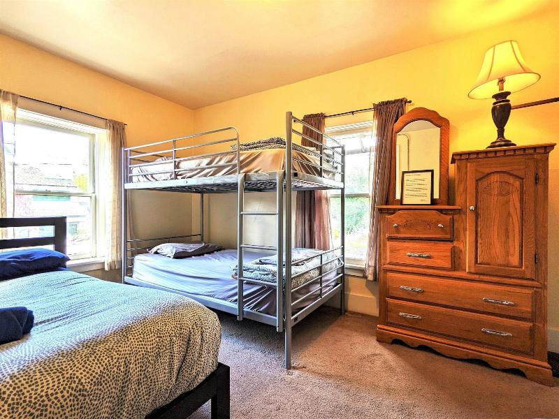 Bunk & Brew Historic Lucas House image