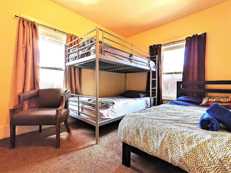 Bunk & Brew Historic Lucas House image