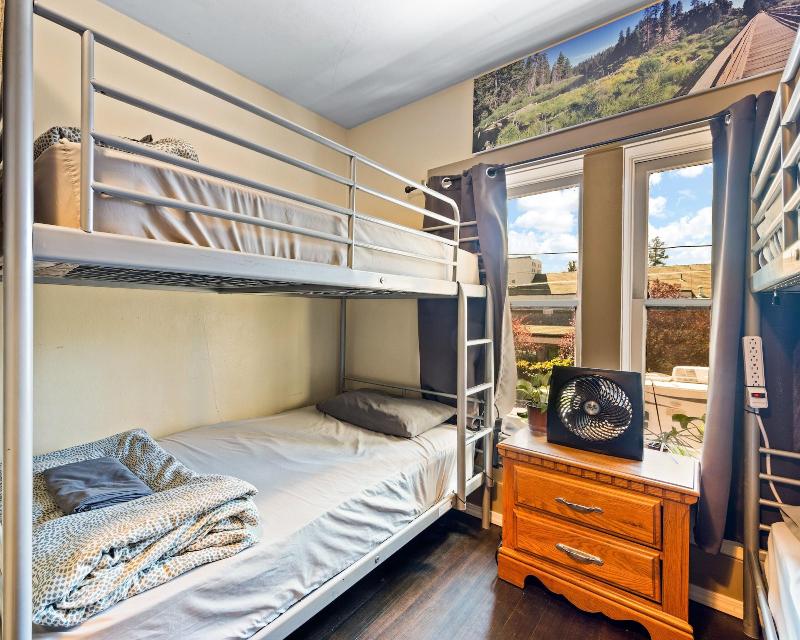 Bunk & Brew Historic Lucas House image