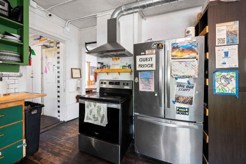 Bunk & Brew Historic Lucas House image