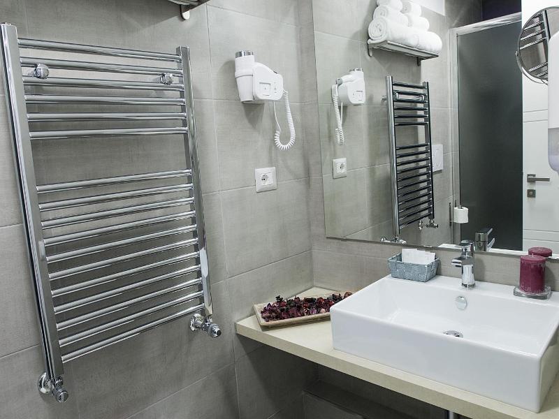 Merulana Holidays image