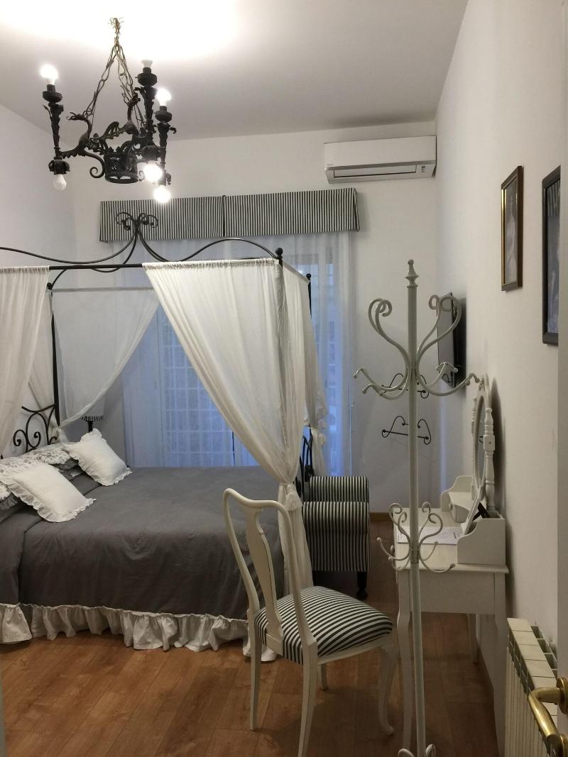 La Piazzetta Delle Regine image