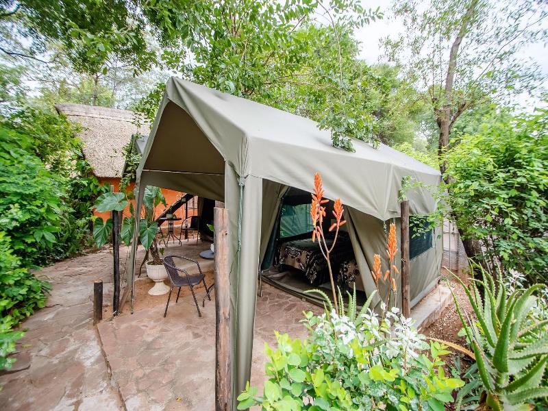 Victoria Falls Backpackers image