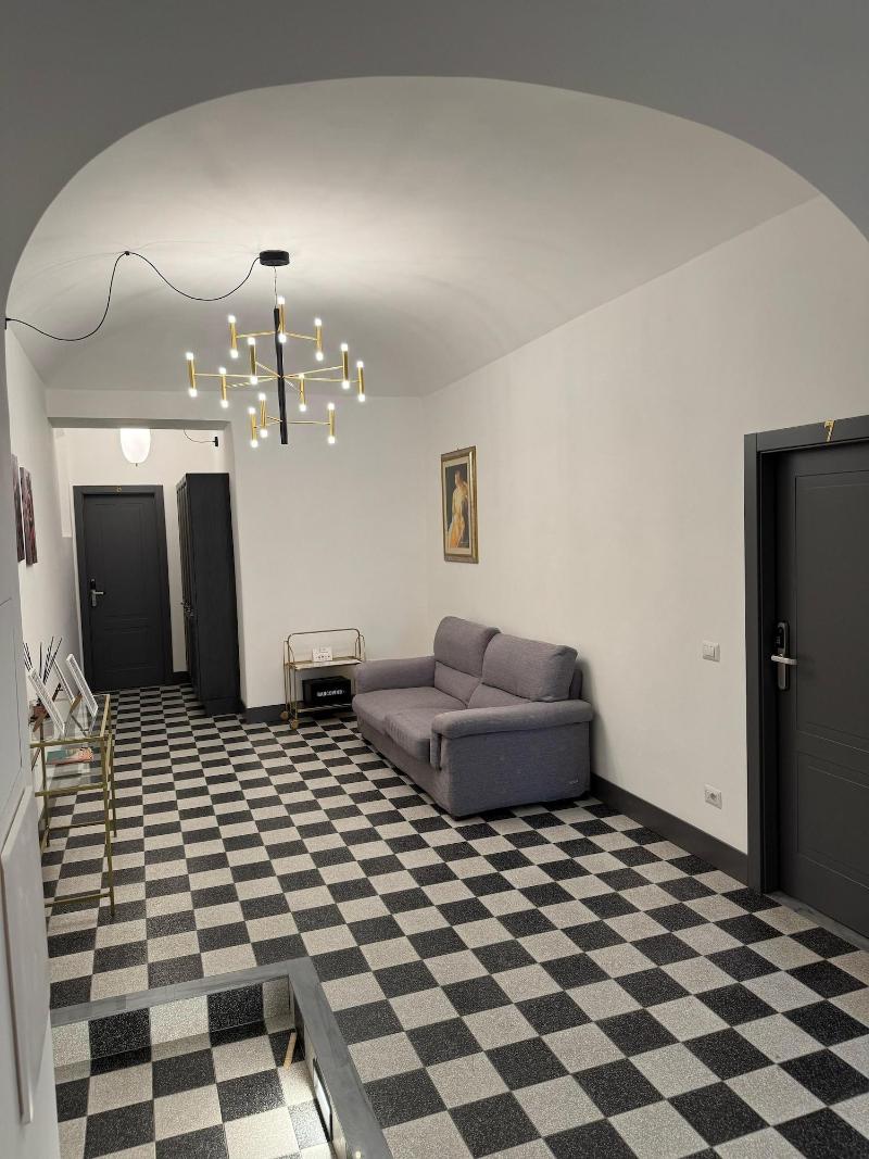 Santa Monica Luxury Rooms image