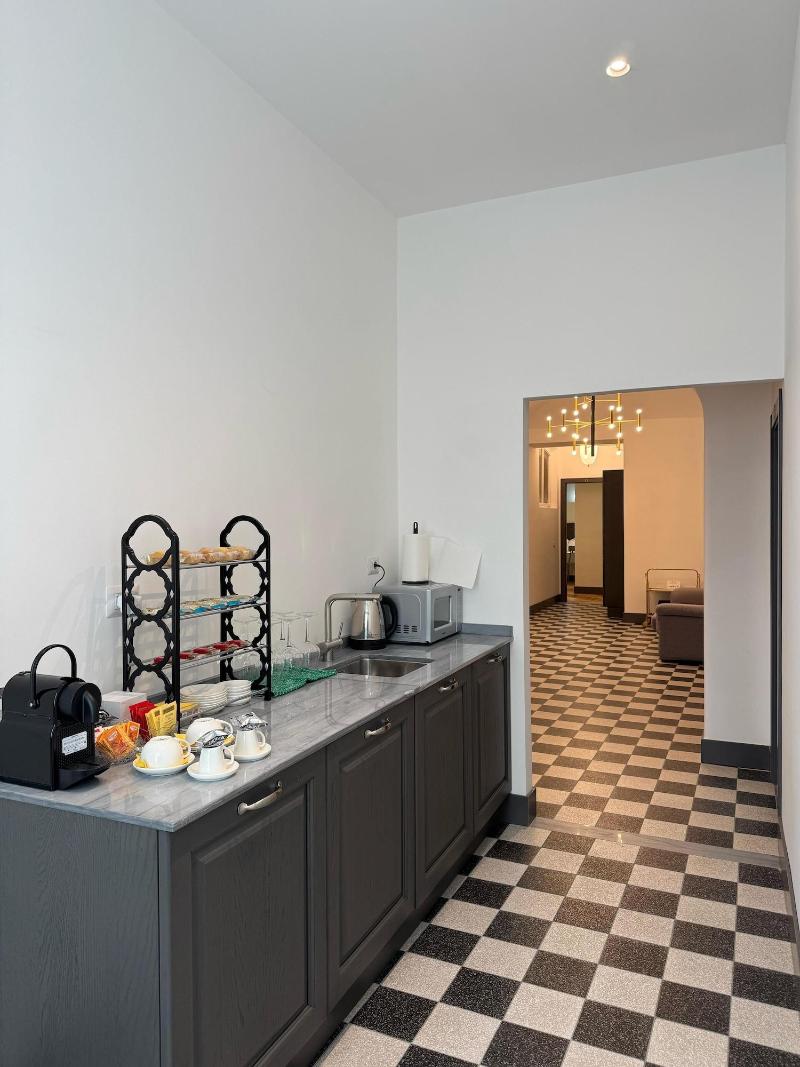 Santa Monica Luxury Rooms image