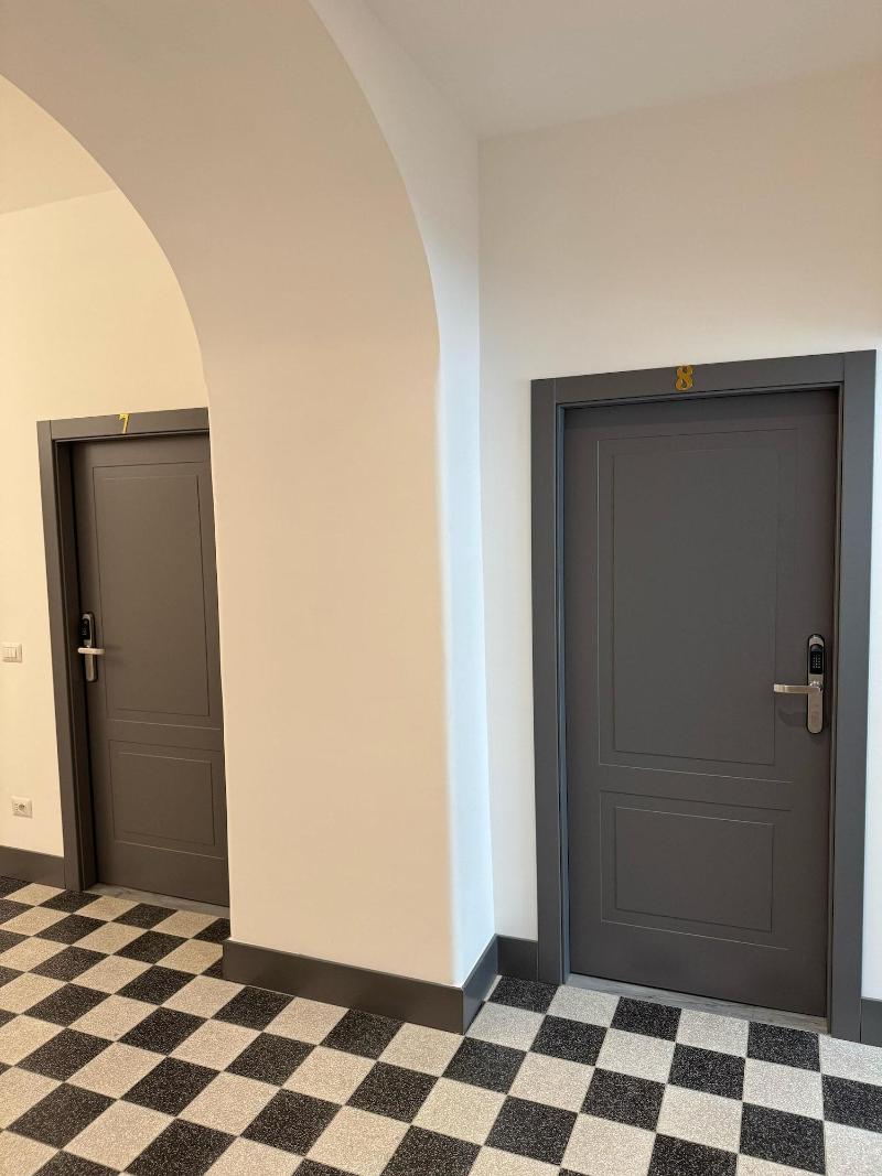 Santa Monica Luxury Rooms image
