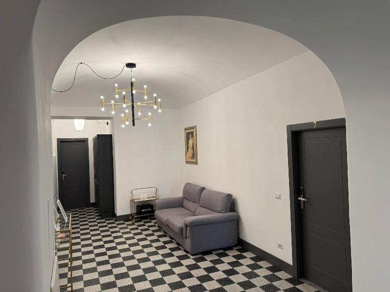 Santa Monica Luxury Rooms image