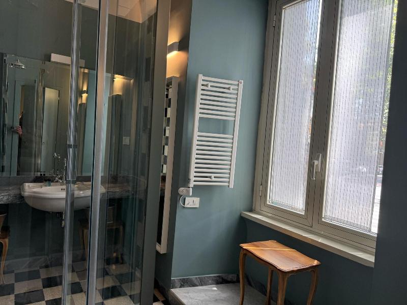 Santa Monica Luxury Rooms image
