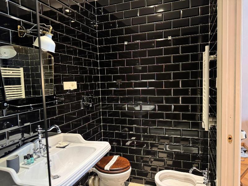Santa Monica Luxury Rooms image