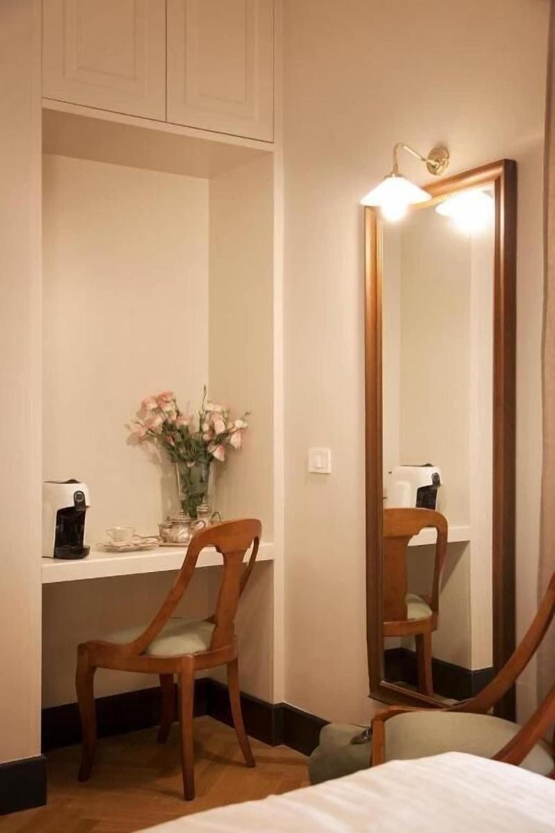 Santa Monica Luxury Rooms image
