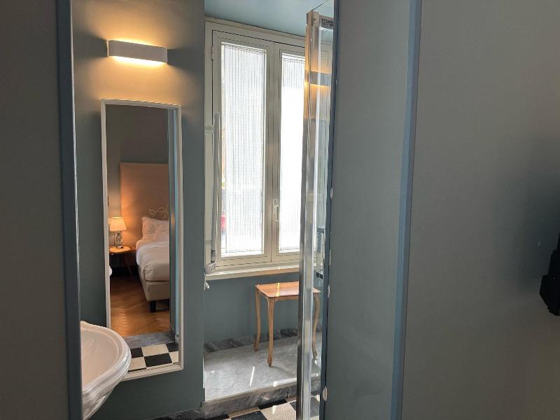 Santa Monica Luxury Rooms image