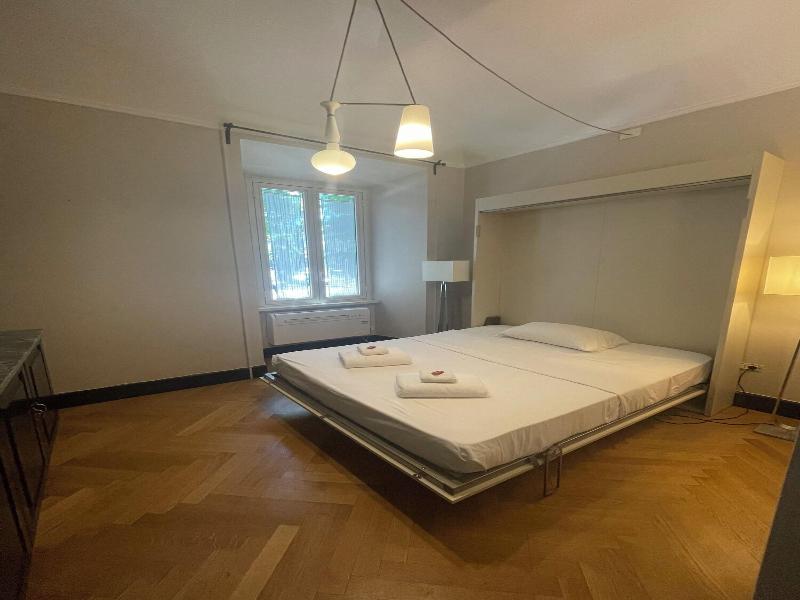 Santa Monica Luxury Rooms image