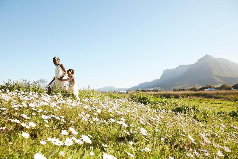 Lighthouse Farm Backpackers Lodge image