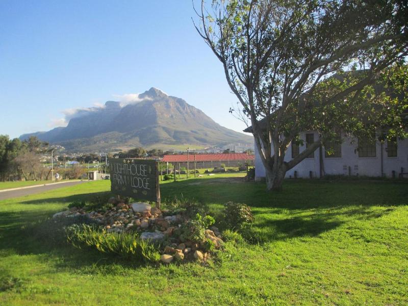 Lighthouse Farm Backpackers Lodge image