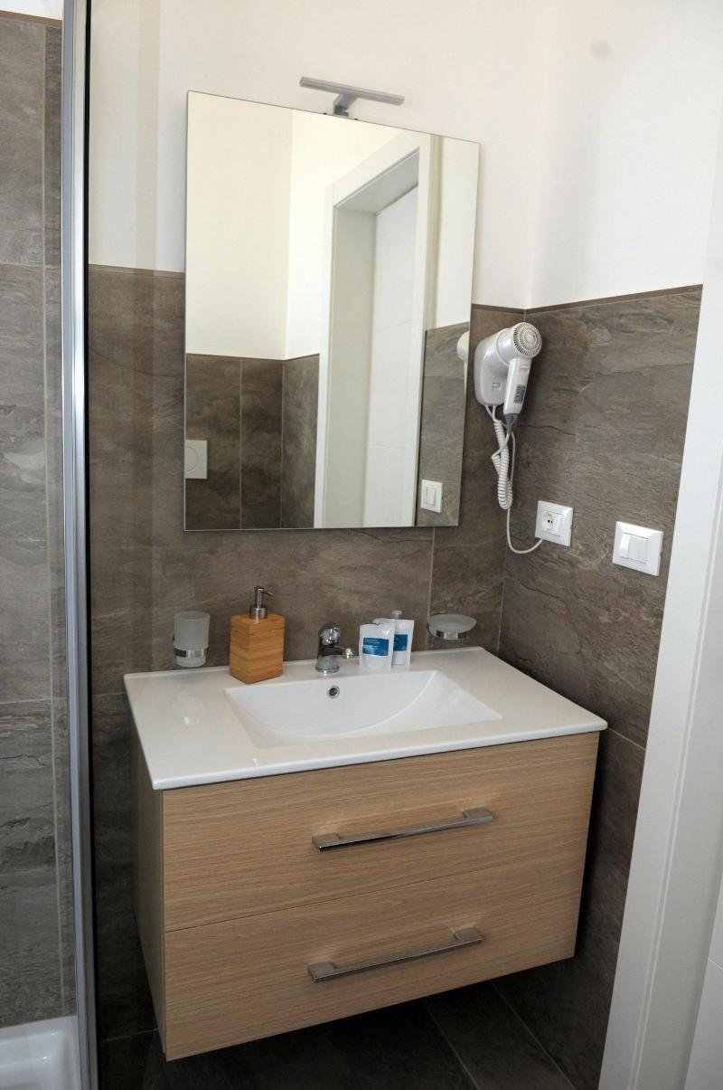 Della Torre Rooms image