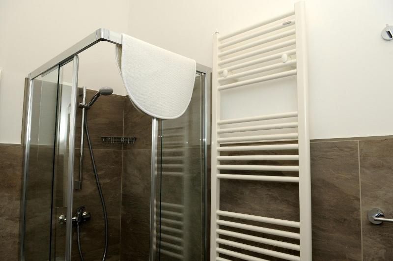Della Torre Rooms image