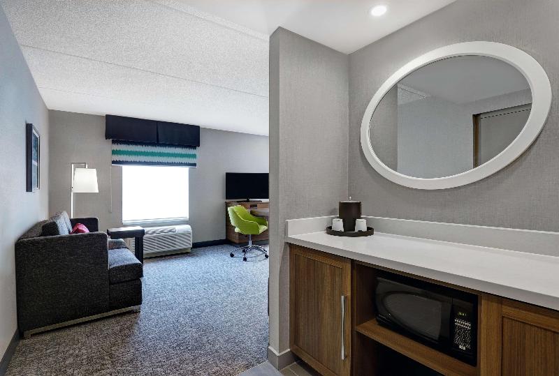 Hampton Inn & Suites by Hilton Belleville image