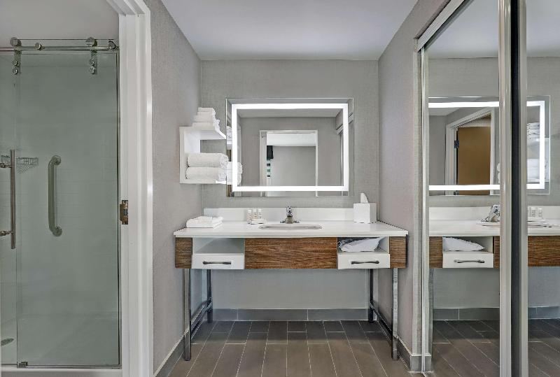 Hampton Inn & Suites by Hilton Belleville image