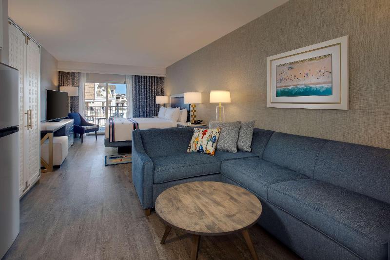Fenwick Shores, Tapestry Collection by Hilton image