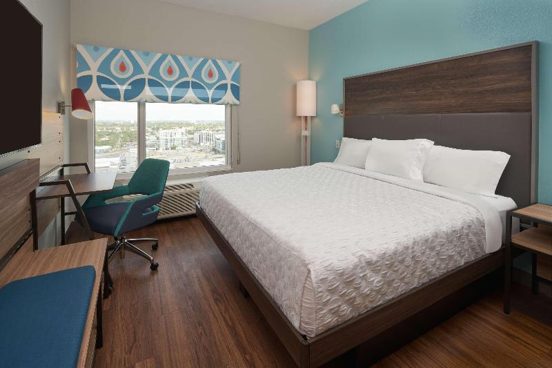 Tru by Hilton Fort Lauderdale Downtown image