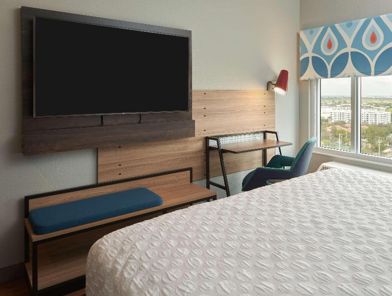 Tru by Hilton Fort Lauderdale Downtown image