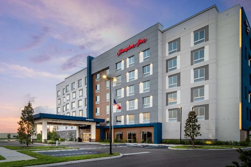 Hampton Inn By Hilton Kissimmee North image