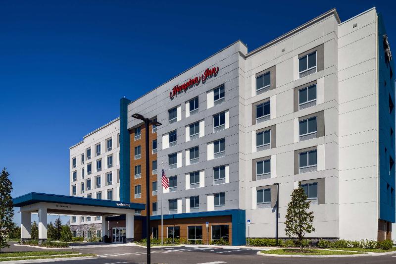 Hampton Inn By Hilton Kissimmee North image