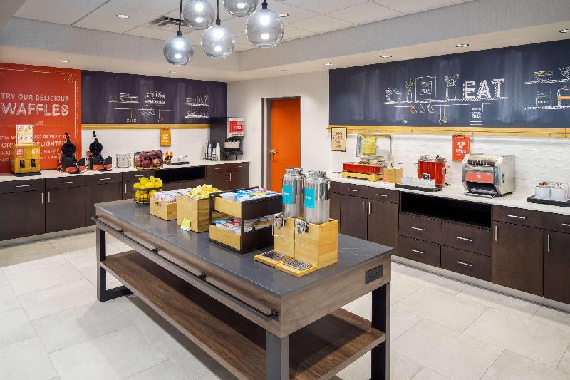 Hampton Inn By Hilton Kissimmee North image