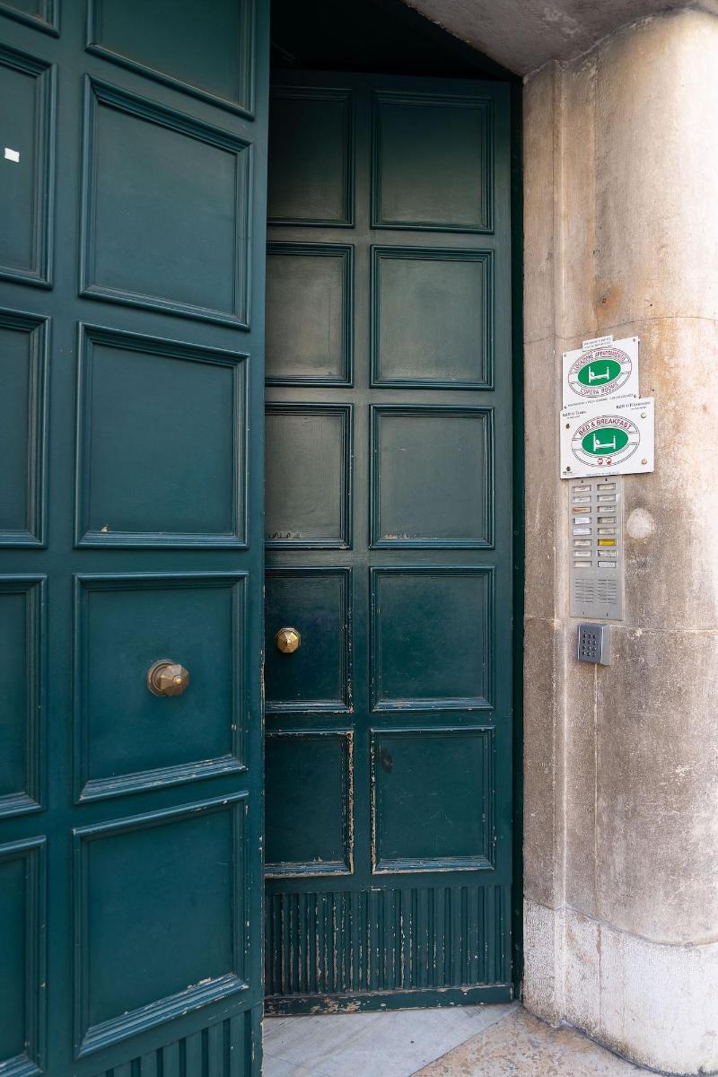 L'Opera Rooms image