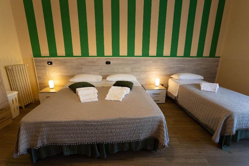 L'Opera Rooms image