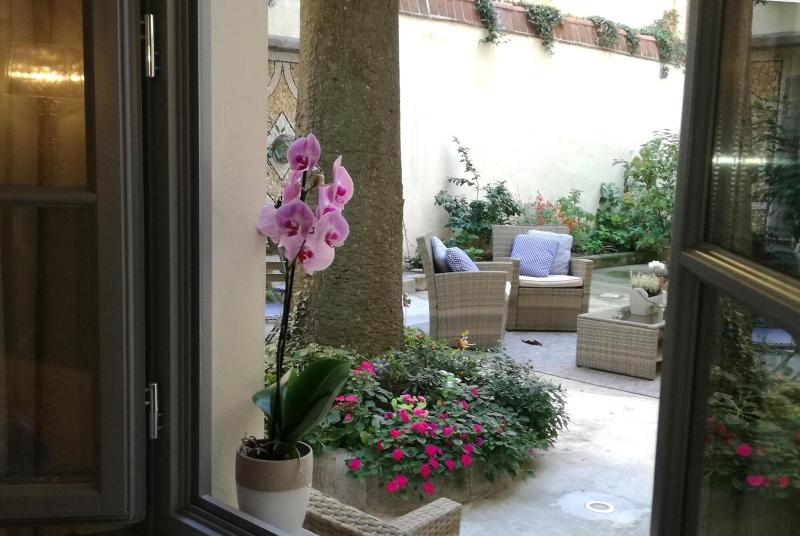 Il Cortile Di Elisa image