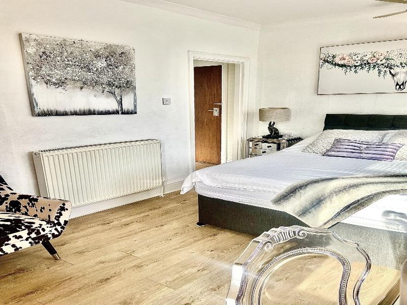 Highfield House image