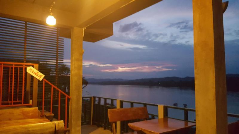 Tonkong Guesthouse And Restaurant image