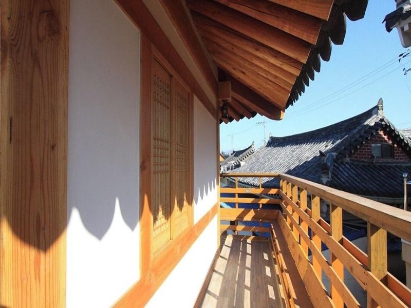 Gyeongju Seorabeol Hanok image