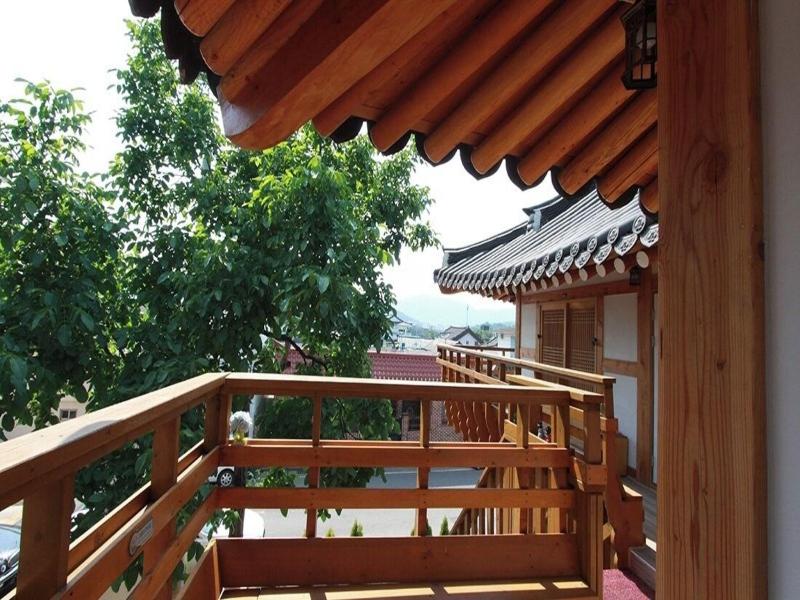 Gyeongju Seorabeol Hanok image