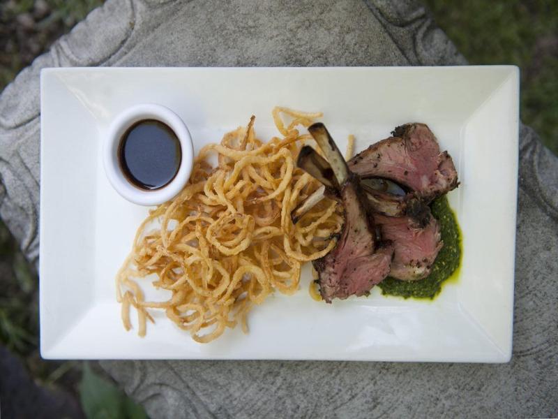 Knob Hill Inn