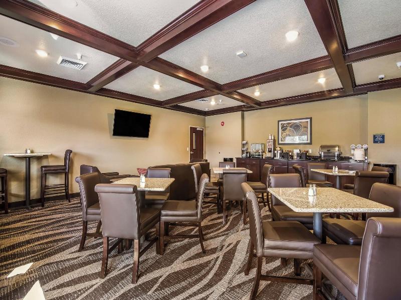 Cobblestone Hotel & Suites - Victor