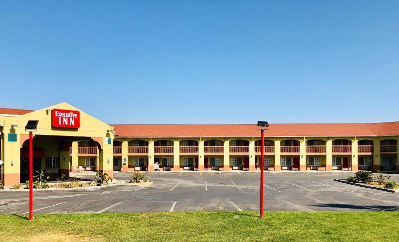 Executive Inn image 6
