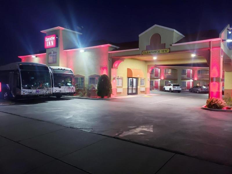 Executive Inn image 9
