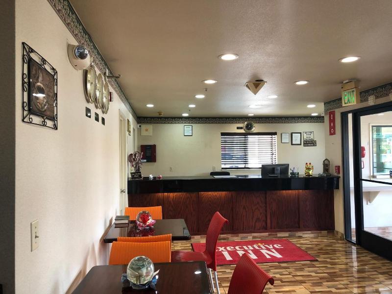 Executive Inn image 3